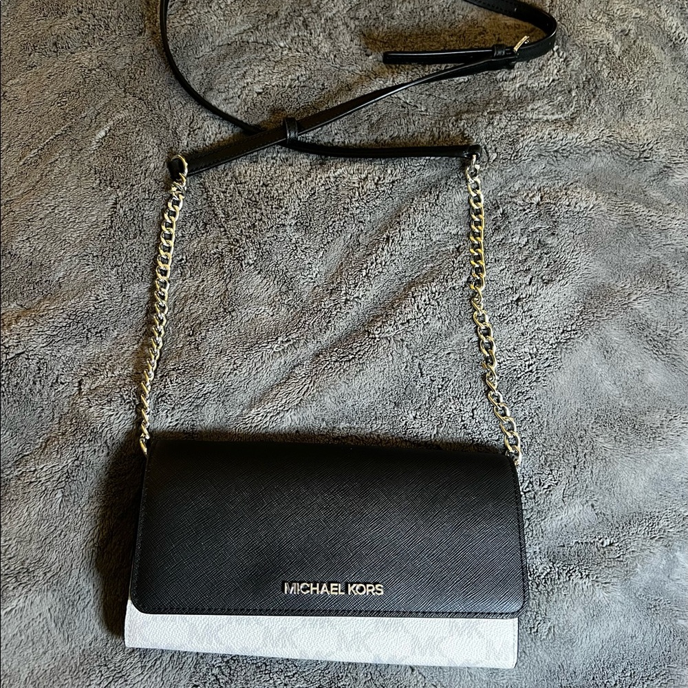 Michael Kors crossbody wallet